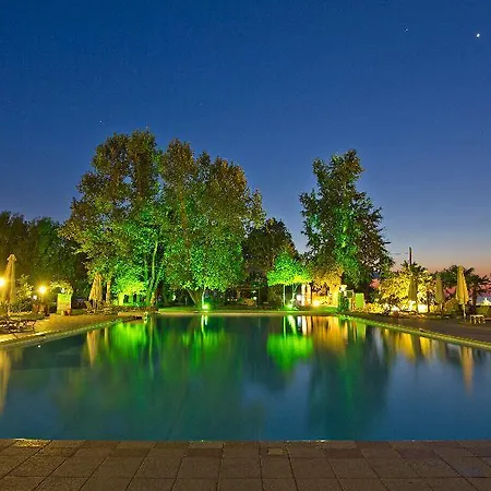 منتجع Cronwell 5*