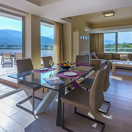 منتجع Cronwell 5*