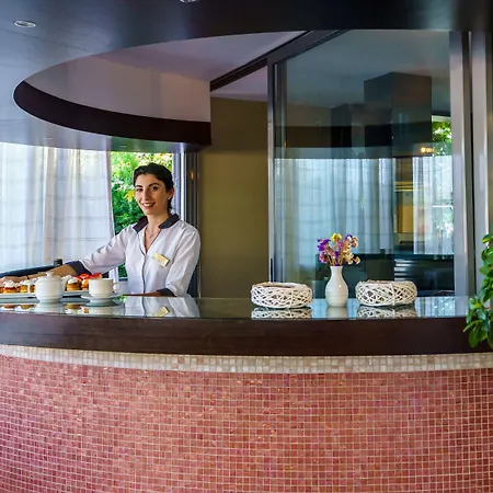 منتجع Cronwell بلاتامونيس