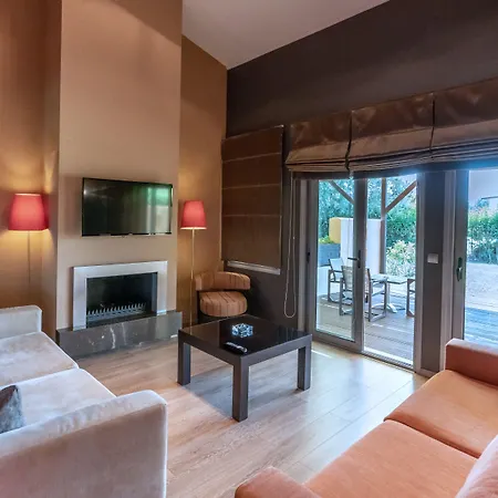 Cronwell منتجع بلاتامونيس