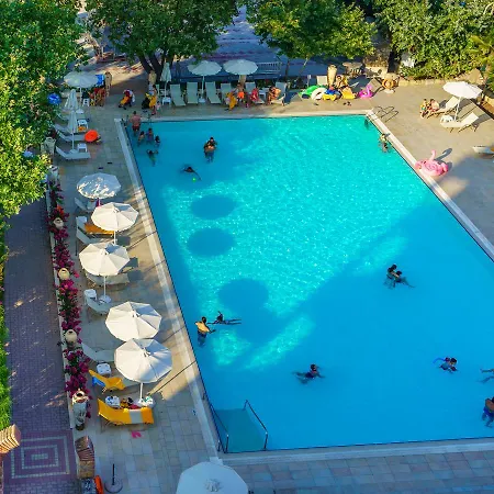 Cronwell 5* بلاتامونيس