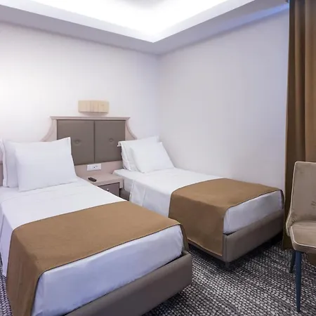 Cronwell 5* بلاتامونيس