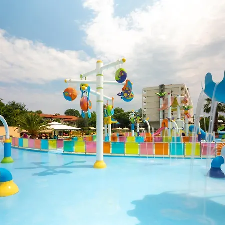 אתר נופש Cronwell פלטמונס