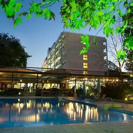 אתר נופש Cronwell פלטמונס