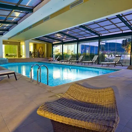 Cronwell אתר נופש