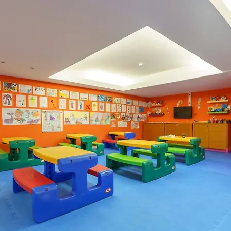 Cronwell אתר נופש