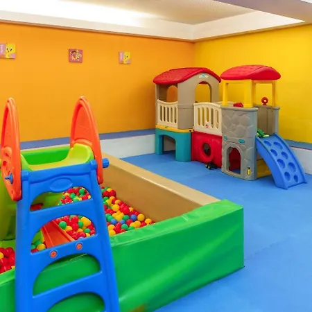 Cronwell אתר נופש פלטמונס