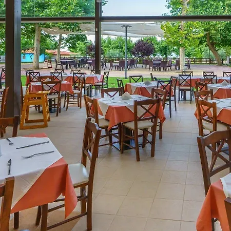 Cronwell אתר נופש פלטמונס