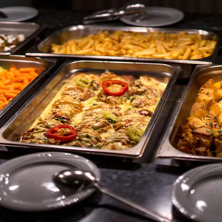 Cronwell אתר נופש 5*