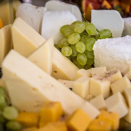 אתר נופש Cronwell 5*