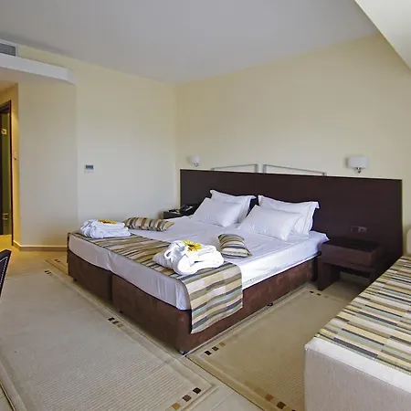 אתר נופש Cronwell