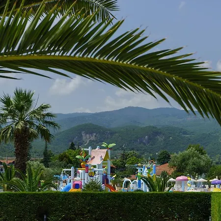 Cronwell אתר נופש פלטמונס