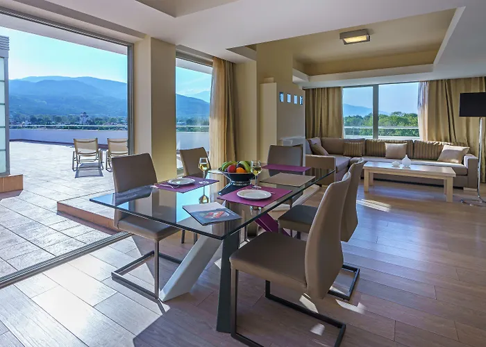 Semesteranläggning (resort) Cronwell 5*